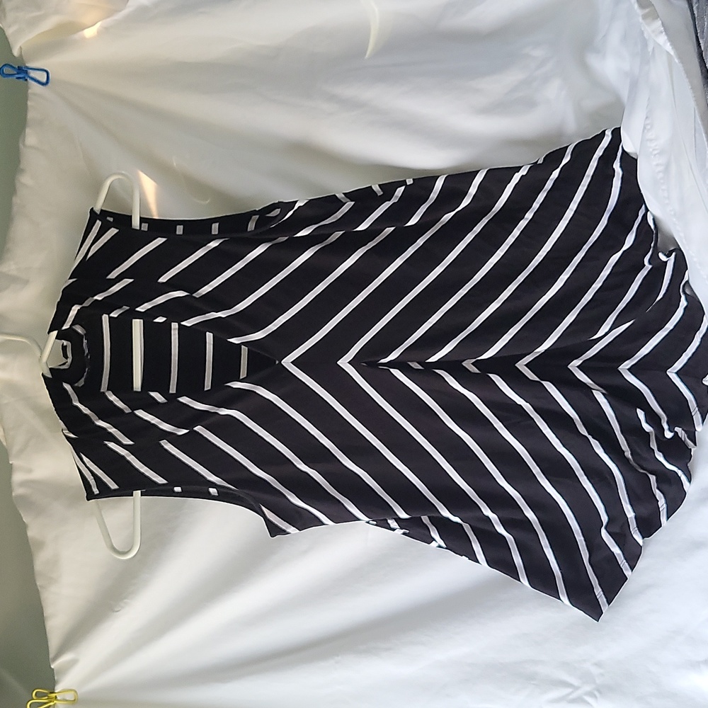 Cable & Gauge Black/White Striped V-Neck Sleeveless Top